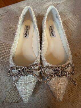 Steve Madden Ivory Tweed Pointed Flats with Crystal Bow
